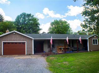 1052 Two Rod Rd, Alden, NY 14004