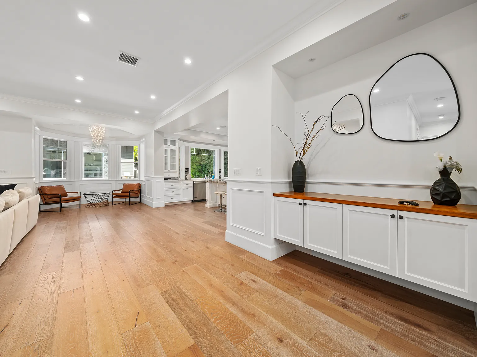 5 bed, 5700 sqft, $23,900 — Photo 4