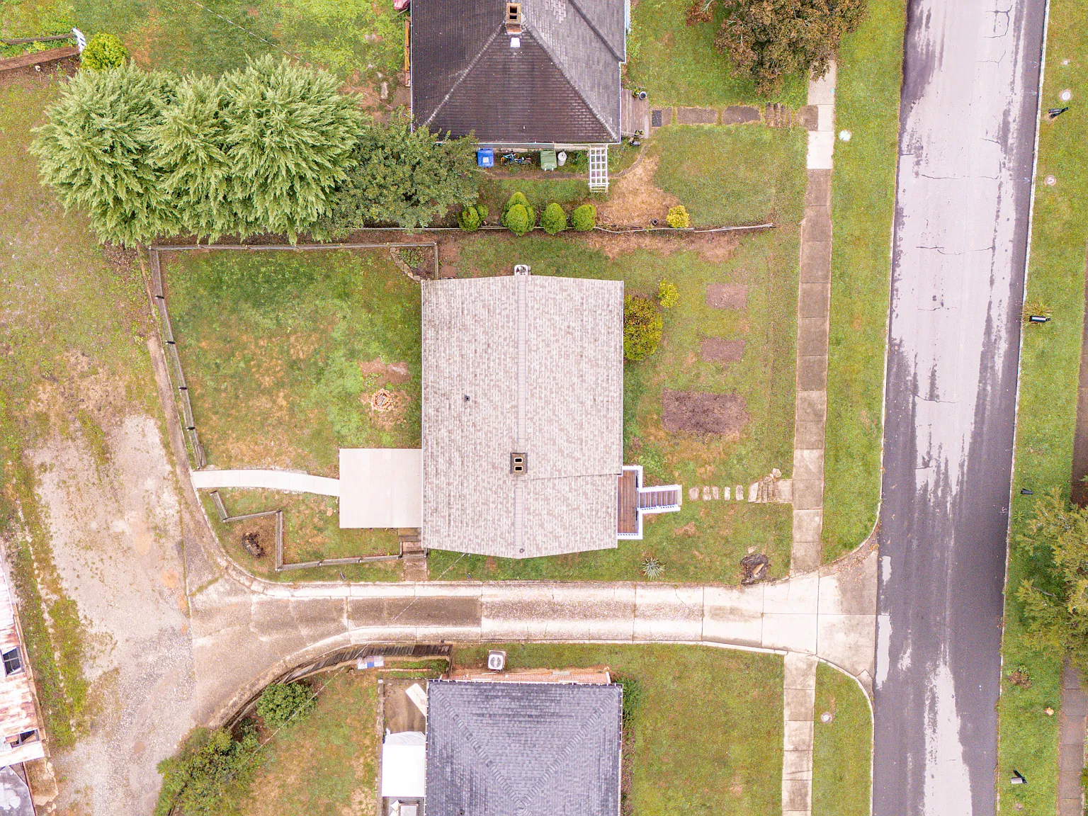 3 bed, 919 sqft, $2,000 — Photo 3