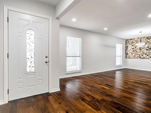 4th image of 2938 Gayle Dr