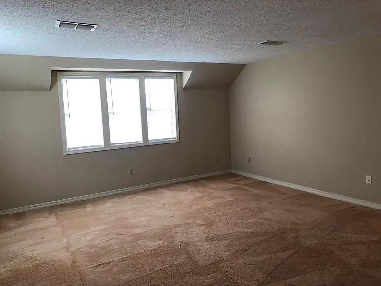 1041 Phillips Hill Rd — Photo 21