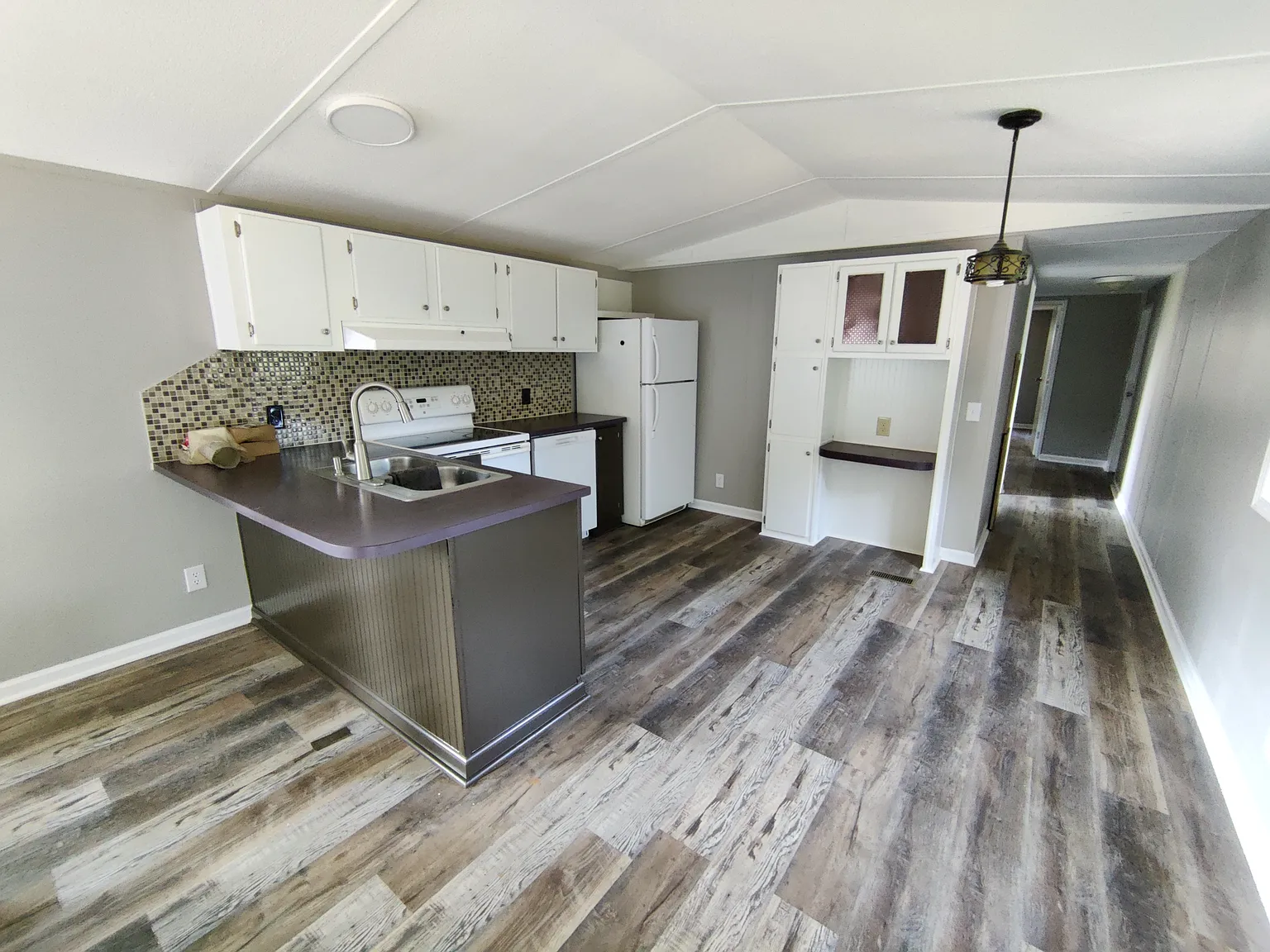 3 bed, 980 sqft, $1,450 — Photo 2