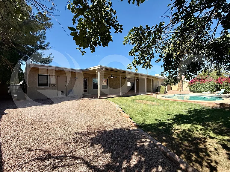 1915 E Buena Vista Dr — Photo 30