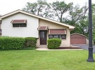 9326 N Lincoln Ave, Des Plaines, IL
