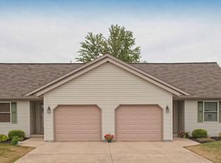 1039 Ridge St, Wapakoneta, OH 45895