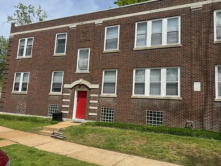 6313 Cabanne Ave #2E — Photo 1