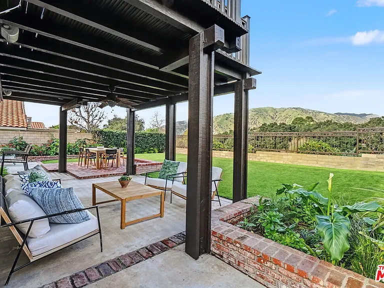 6497 Country Club Dr — Photo 47