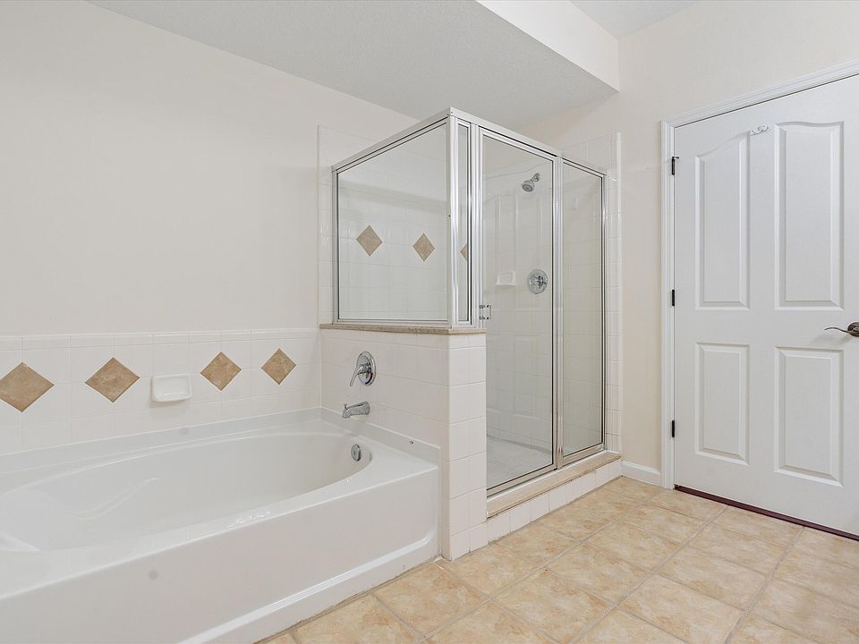 1st image of 826 Dakota Drive #105