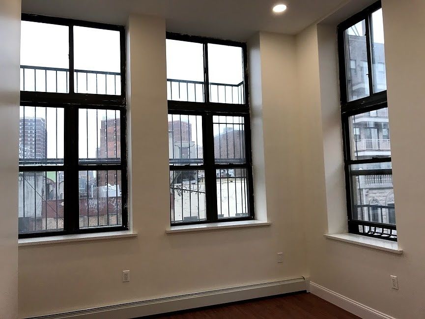 1st image of 165 Henry St APT 701