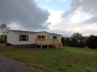 1249 Zirkle Rd, Dandridge, TN 37725