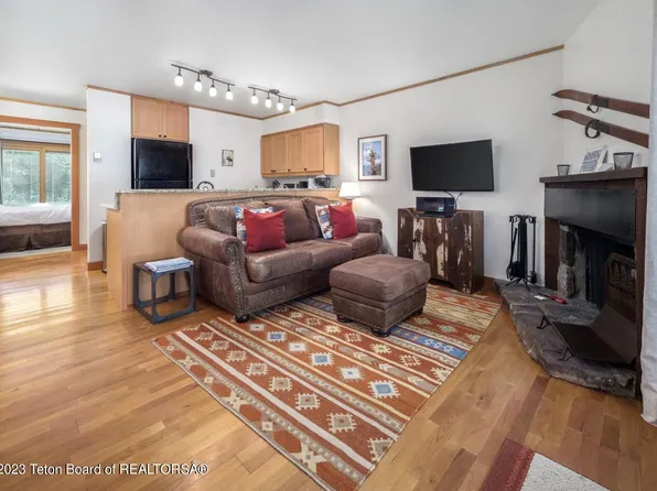 3940 S Lake Creek Dr #5, Wilson, WY 83014