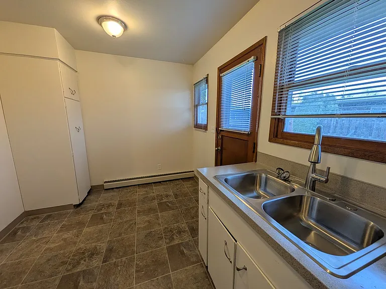 Bel Air Apartments — Photo 18