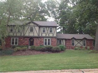 15948 Silent Creek Ct, Chesterfield, MO 63017