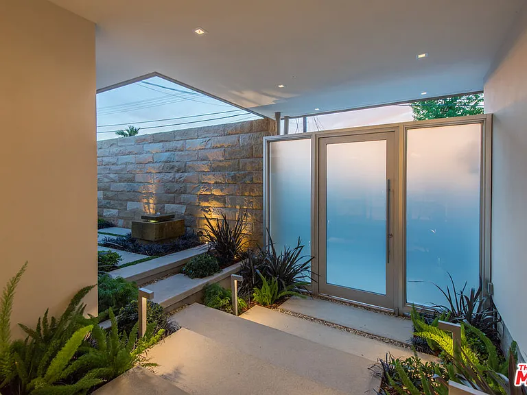 3642 Beverly Ridge Dr — Photo 3