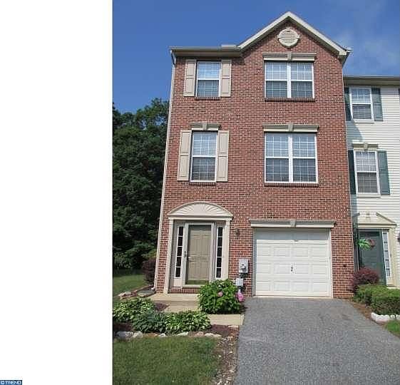 1st image of 16 Brittany Ln