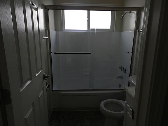 5th image of 517 Glenwood Ave APT J