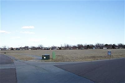 2nd image of 2242 Canterbury Ln