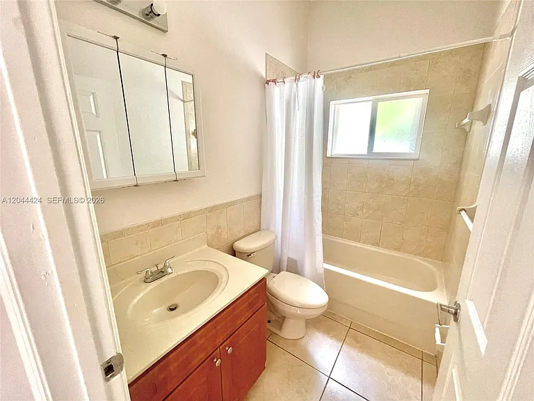 2487 W 5th Ct — Photo 10