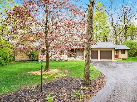 2nd image of 4381 Briarwood Dr