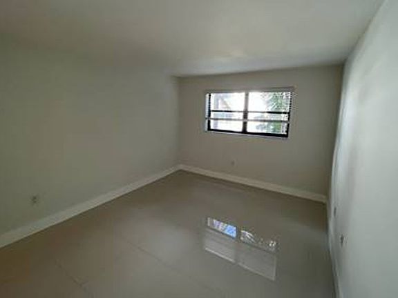 4th image of 1225 West Ave APT 203
