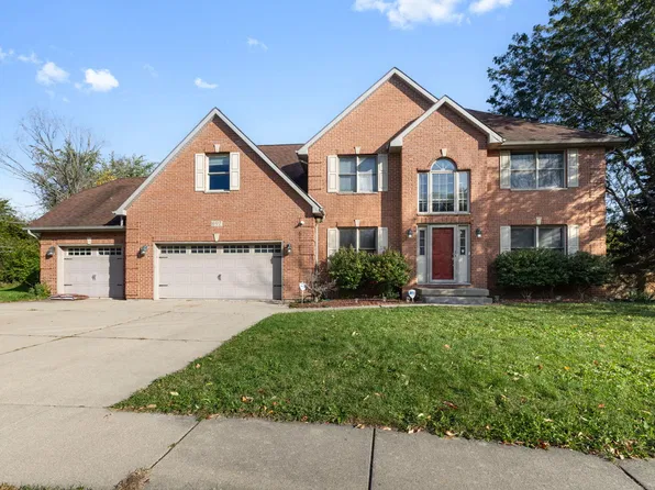 697 Fox Holw, Dekalb, IL 60115