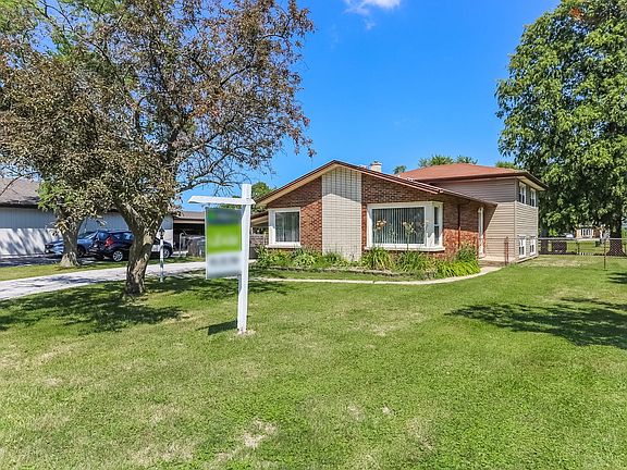 3rd image of 15951 Vera Ct