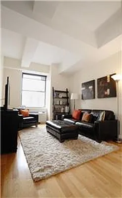 Sold by R New York | media 4