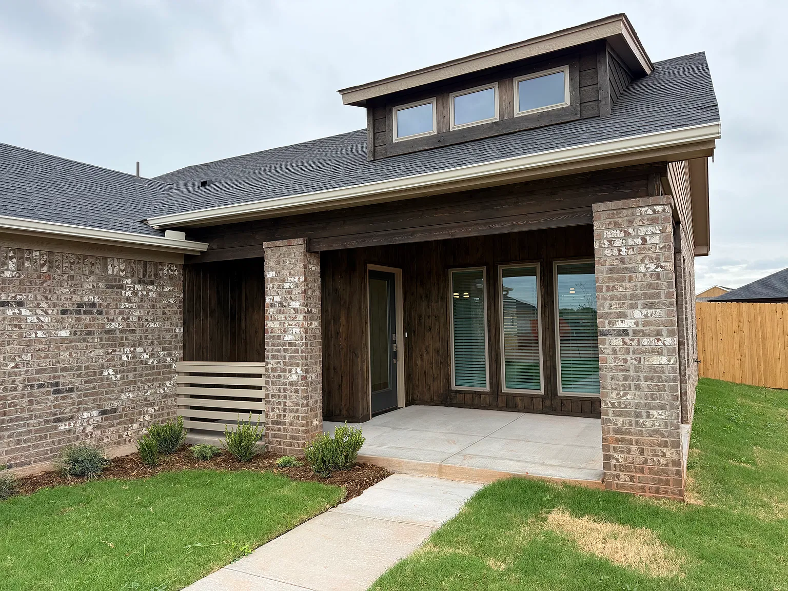 3 bed, 1460 sqft, $2,300 — Photo 3