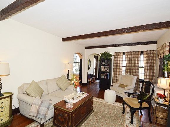 4th image of 86 Ackley Ave