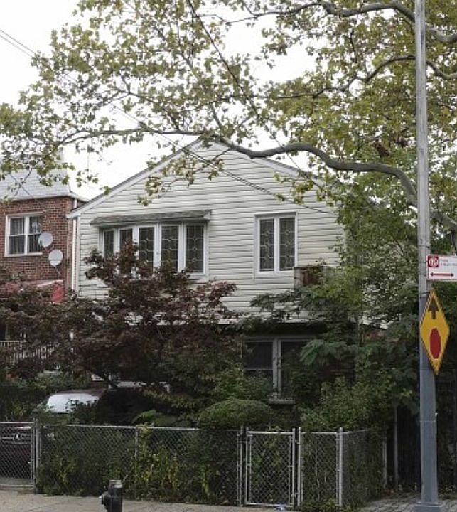 1st image of 1025 E 103rd St