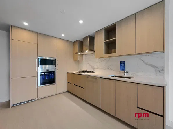 13778 100th Ave, Surrey, BC