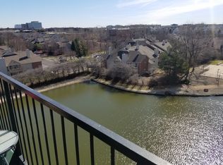 2015 S Finley Rd APT 703, Lombard, IL 60148
