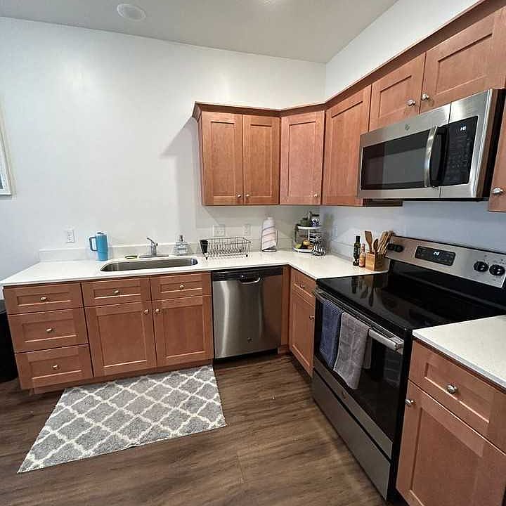 2nd image of 1055 W 400 N #10