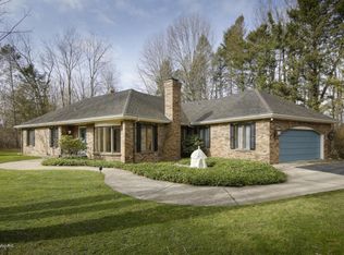 3919 Cricket Ln, Kalamazoo, MI 49008