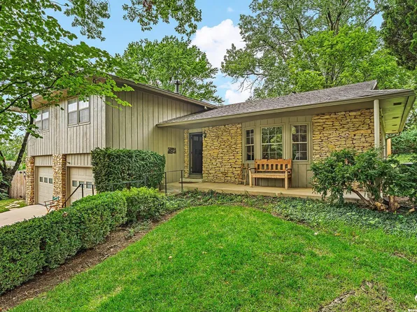3430 Camelback Pl, Lawrence, KS 66047