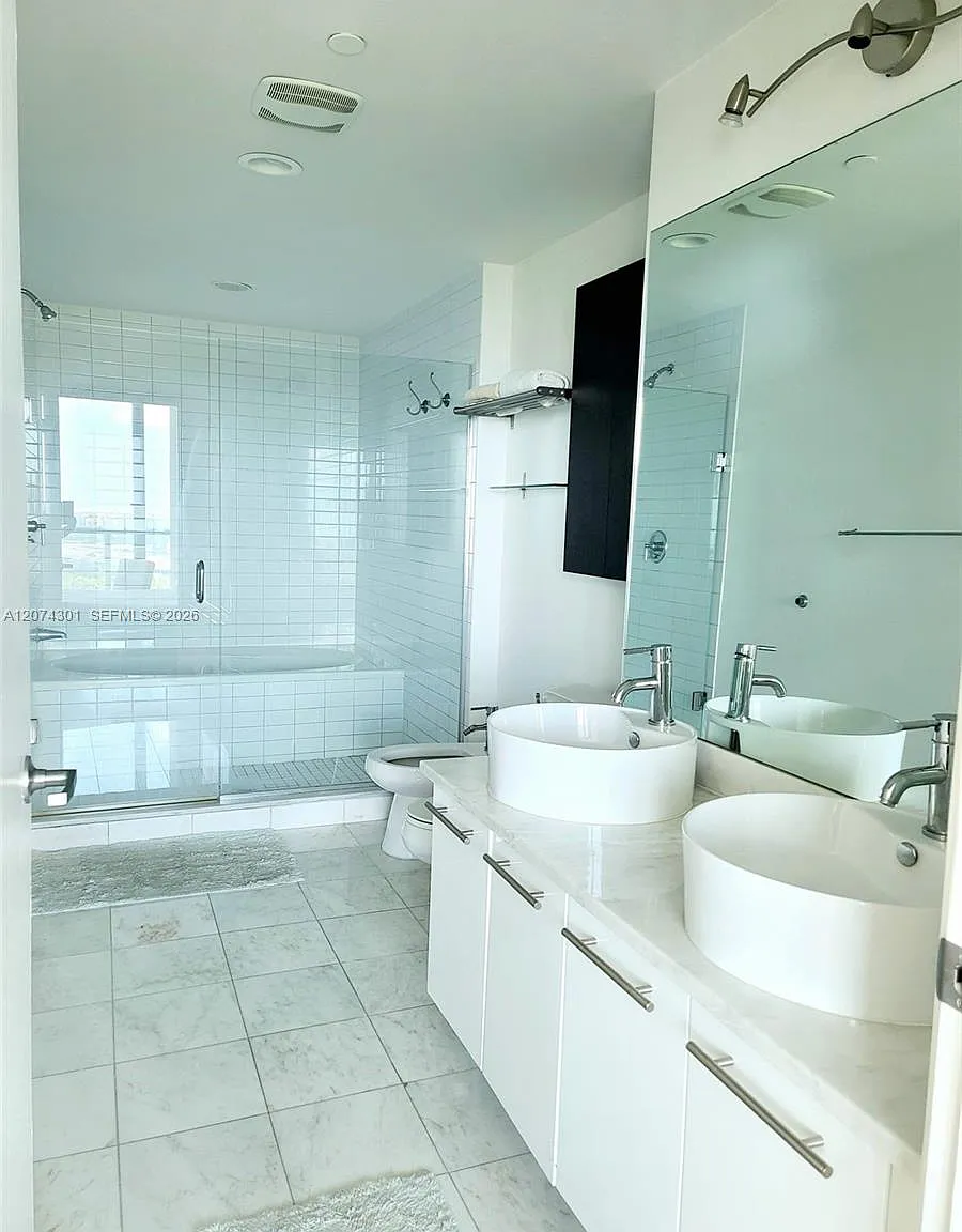 Marinablue Condo — Photo 3