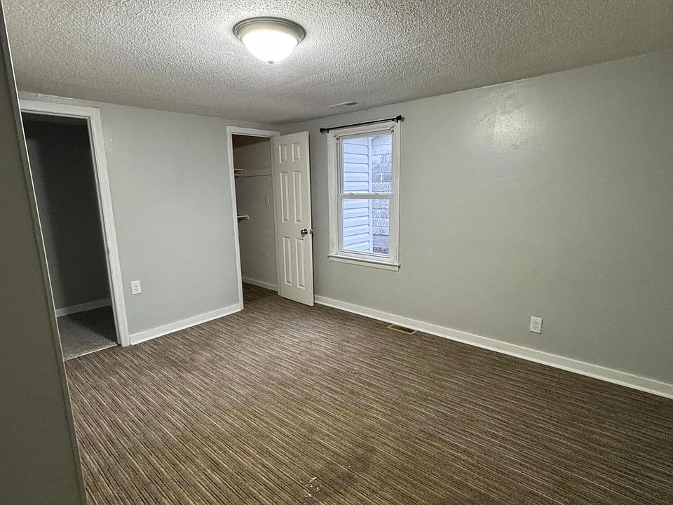 2nd image of 904 E Pope Street