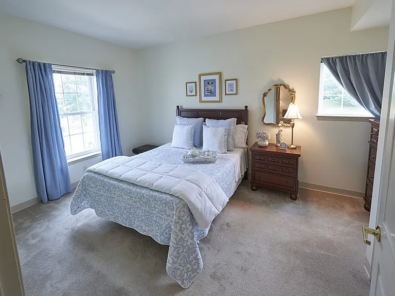 815 W Leesport Rd — Photo 2