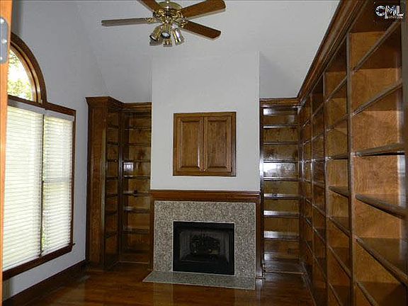 3rd image of 17 S Bolen Hall Ct