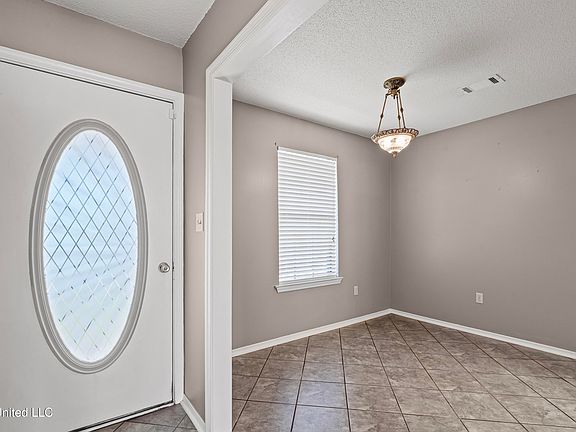 5th image of 8145 Autumn Woods Dr N