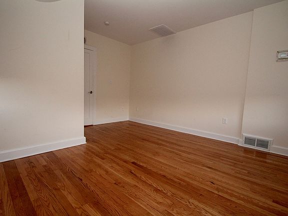 3rd image of 3 Hubbard Rd APT 33