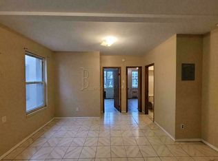 25-70 35th St #2A, Astoria, NY 11103