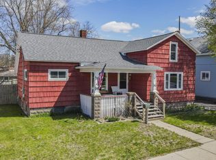 176 Lincoln St, Manistee, MI 49660