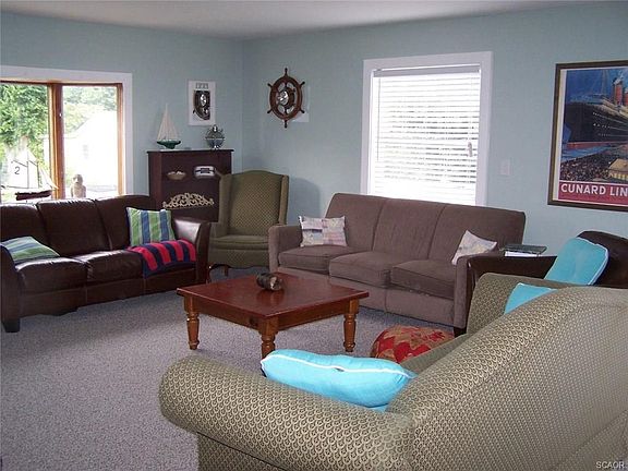 2nd image of 34046 Woodland Ave