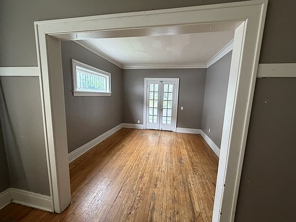 2nd image of 210 Flower City Park APT 2