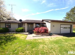 15667 E Windsong Rd, Mount Vernon, IL 62864