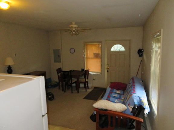 5th image of 604 Church St