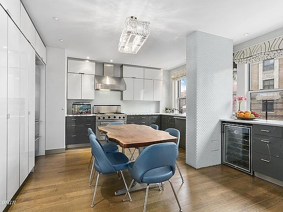 4th image of 135 E 74th St APT 9-B