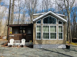 117 Arapajo Dr, Shohola, PA 18458