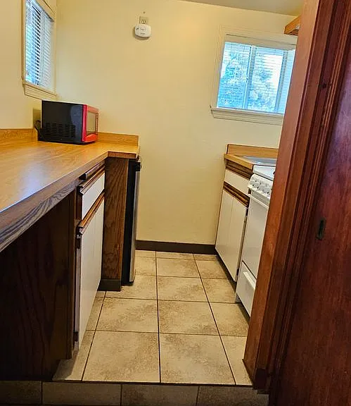 208 E Hermosa St #A — Photo 9